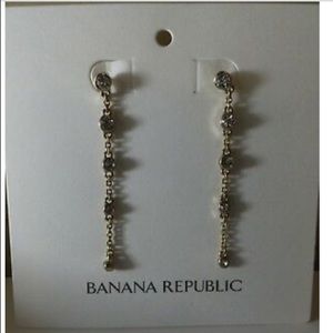 *2 for $10* banana republic gold drop earrings